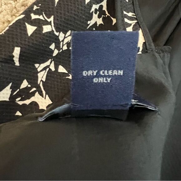 ANN TAYLOR Vintage Floral Sheath Dress Square Neck Black White Size 8P - Picture 8 of 8